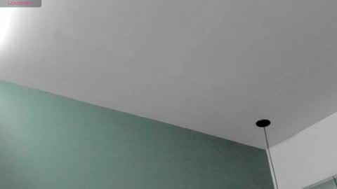     online show from November 21, 2025, 6:39 pm