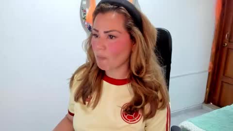 julieta_star69 online show from October 8, 2025, 7:33 pm
