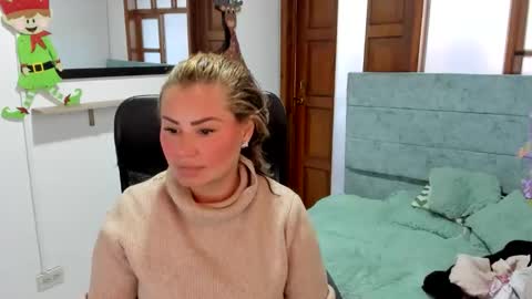 julieta_star69 online show from December 14, 2025, 11:48 am