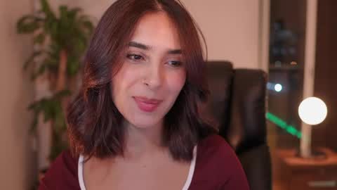 Snapshot of julieta_valencia chatting on June 10, 2026, 1:06 am julieta_valencia online show from June 10, 2026, 1:06 am