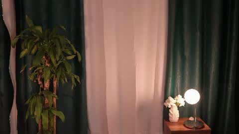 julieta_valencia online show from July 19, 2026, 2:59 am