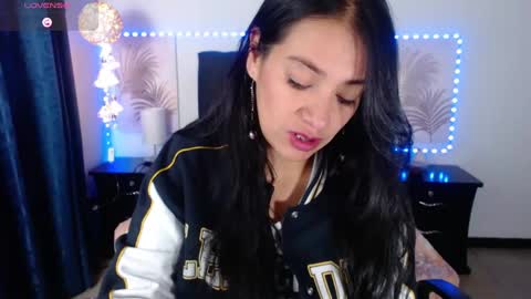 julietacollins06 online show from January 16, 2025, 12:20 pm