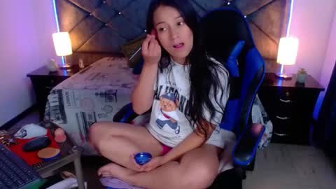 julietacollins06 online show from December 2, 2025, 1:50 pm