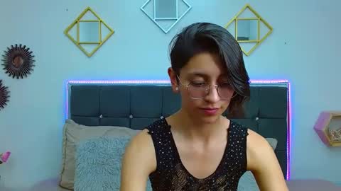 julieth_garcia_1 online show from February 17, 2025, 7:53 pm