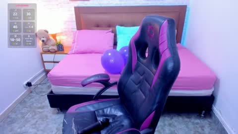 Snapshot of julieth_love_ chatting on September 16, 2025, 1:45 pm Julieth online show from September 16, 2025, 1:45 pm