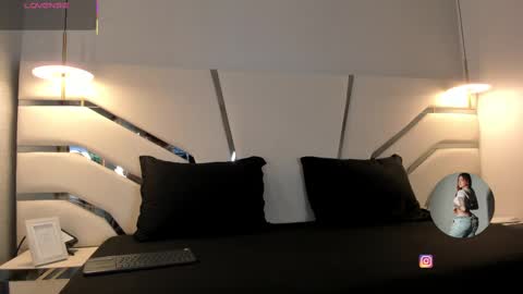 julieth_rojas online show from September 30, 2025, 4:06 am