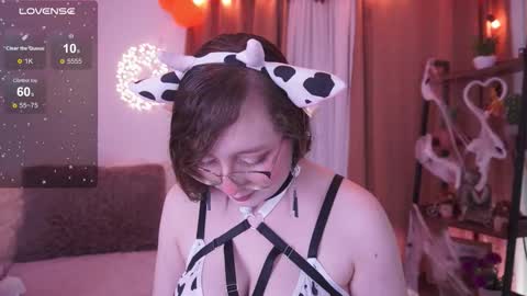 Julietha  online show from October 31, 2025, 4:19 pm