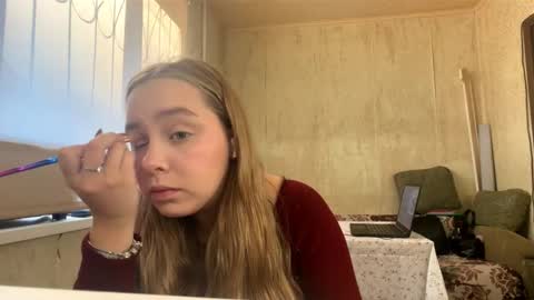 Mia online show from November 2, 2025, 11:23 am