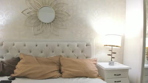 julietta    online show from April 24, 2026, 12:07 pm