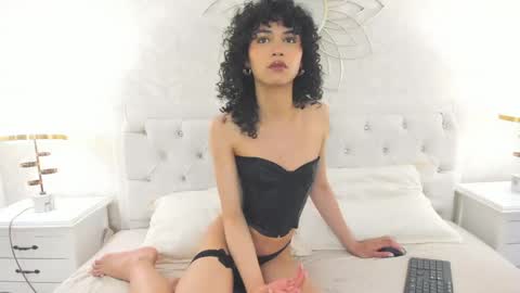 julietta    online show from May 4, 2026, 12:34 pm