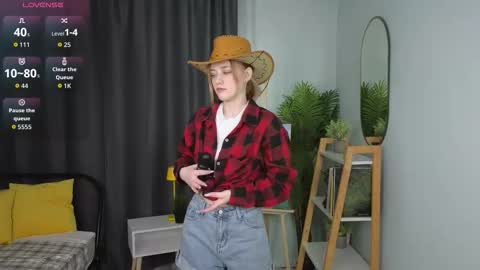 Mia online show from October 27, 2025, 3:10 am