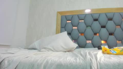 Snapshot of juliette_pretty_ chatting on February 13, 2026, 12:17 am juliette_pretty_ online show from February 13, 2026, 12:17 am