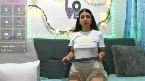 Snapshot of juliette_r chatting on April 7, 2026, 11:04 pm Juliette online show from April 7, 2026, 11:04 pm