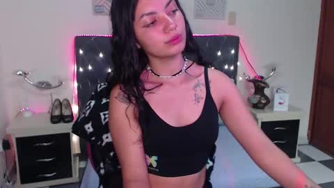 Juliieth Miller online show from December 20, 2024, 6:40 am