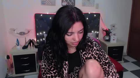 Juliieth Miller online show from January 8, 2025, 9:32 am