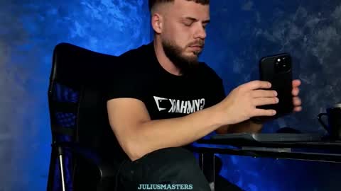 JULiUS   online show from January 15, 2026, 8:56 pm