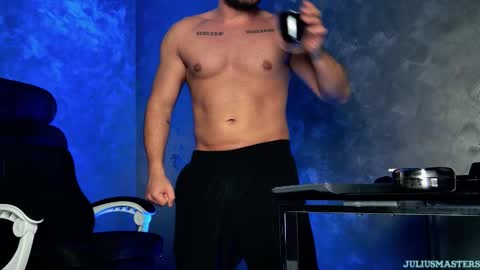 JULiUS   online show from February 26, 2026, 8:52 pm