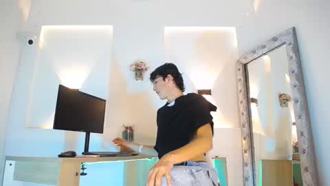 Snapshot of jullian_ricci chatting on May 3, 2026, 12:16 am jullian online show from May 3, 2026, 12:16 am