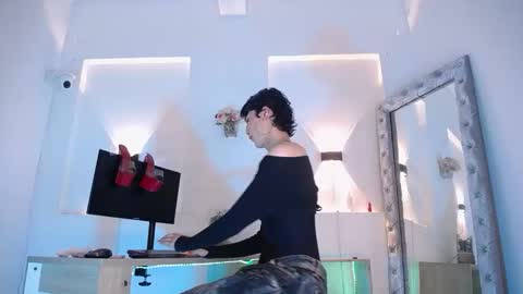Snapshot of jullian_ricci chatting on May 16, 2026, 10:30 pm jullian online show from May 16, 2026, 10:30 pm