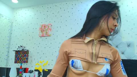 Snapshot of jullietareyes chatting on January 31, 2025, 11:46 am Julieta Reyes online show from January 31, 2025, 11:46 am