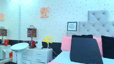 Snapshot of jullietareyes chatting on February 25, 2025, 11:41 am Julieta Reyes online show from February 25, 2025, 11:41 am