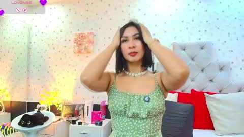 Snapshot of jullietareyes chatting on May 8, 2026, 12:10 pm Julieta Reyes online show from May 8, 2026, 12:10 pm