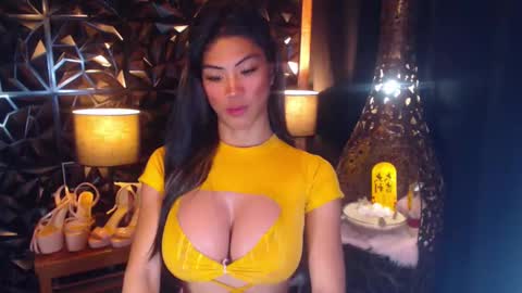 jullimiller online show from February 23, 2025, 5:39 pm