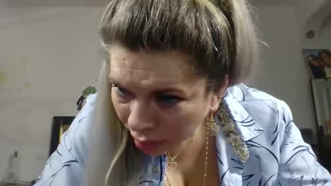 Jully Rosse online show from January 12, 2026, 11:21 pm