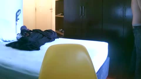 Snapshot of juneandmia chatting on December 21, 2025, 4:47 pm Mia online show from December 21, 2025, 4:47 pm