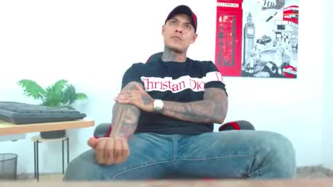 Snapshot of juniior_333 chatting on November 25, 2025, 9:37 pm juniior_333 online show from November 25, 2025, 9:37 pm