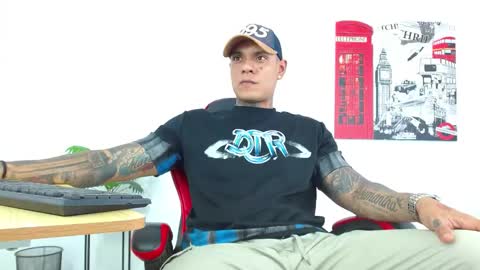 Snapshot of juniior_333 chatting on November 26, 2025, 8:32 pm juniior_333 online show from November 26, 2025, 8:32 pm