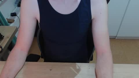 junk2711 online show from May 10, 2026, 5:23 am