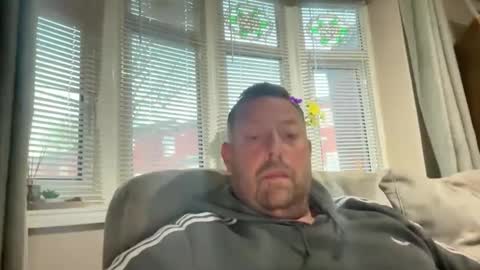 Junky online show from April 18, 2026, 5:11 am