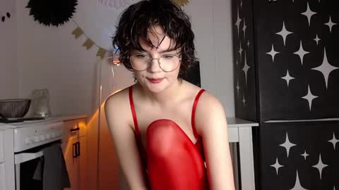 Snapshot of junnewers chatting on December 21, 2025, 5:20 pm JunneWers online show from December 21, 2025, 5:20 pm