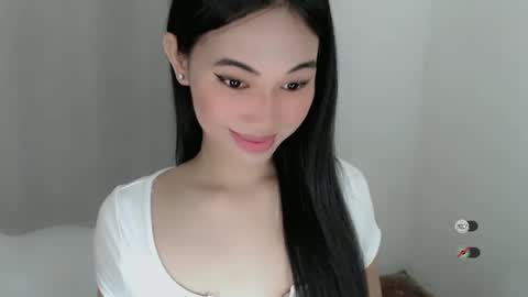 Julia online show from February 28, 2025, 12:31 pm