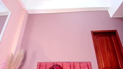 Jupiter Fox online show from October 31, 2025, 2:01 am