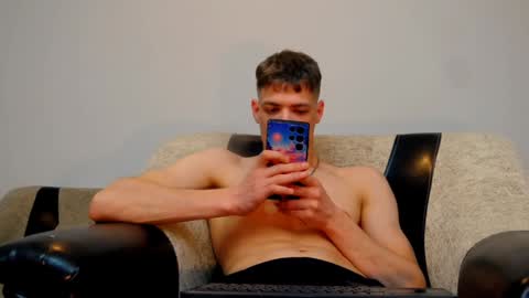 just_alexx12 online show from January 26, 2025, 2:45 am