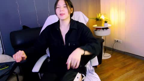 just_gay_ online show from February 5, 2025, 7:20 pm