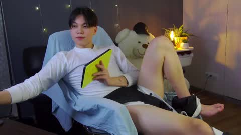 just_gay_ online show from February 14, 2025, 9:21 pm