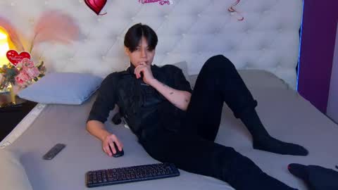 just_gay_ online show from February 18, 2025, 1:44 pm