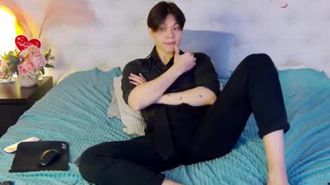 just_gay_ online show from February 19, 2025, 4:33 pm