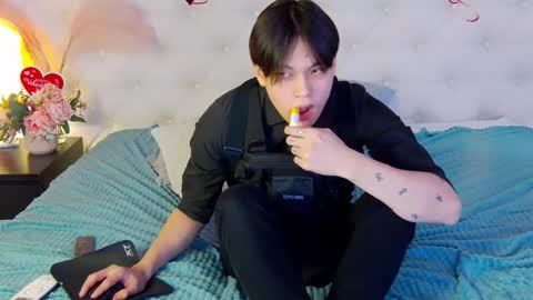 just_gay_ online show from February 19, 2025, 7:38 pm