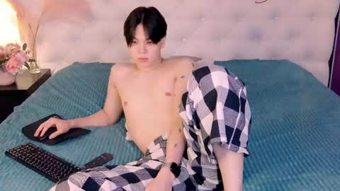 just_gay_ online show from March 1, 2025, 1:18 pm