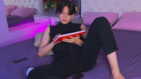 just_gay_ online show from March 8, 2025, 10:34 pm