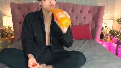 just_gay_ online show from March 9, 2025, 4:33 pm