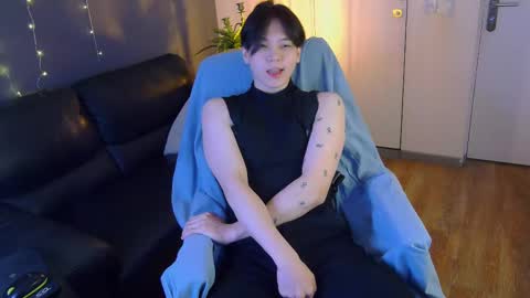 just_gay_ online show from March 11, 2025, 1:23 pm