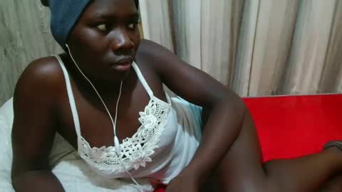 Lyra online show from September 8, 2025, 5:01 pm