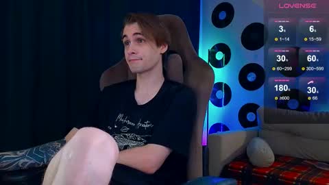 Samuel online show from October 12, 2025, 3:33 pm