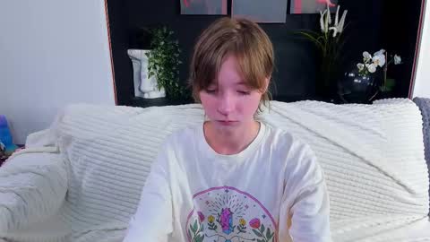 just_sayori online show from September 14, 2025, 3:00 pm