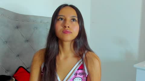 Snapshot of just_soffy chatting on January 8, 2025, 5:48 am Soffy online show from January 8, 2025, 5:48 am